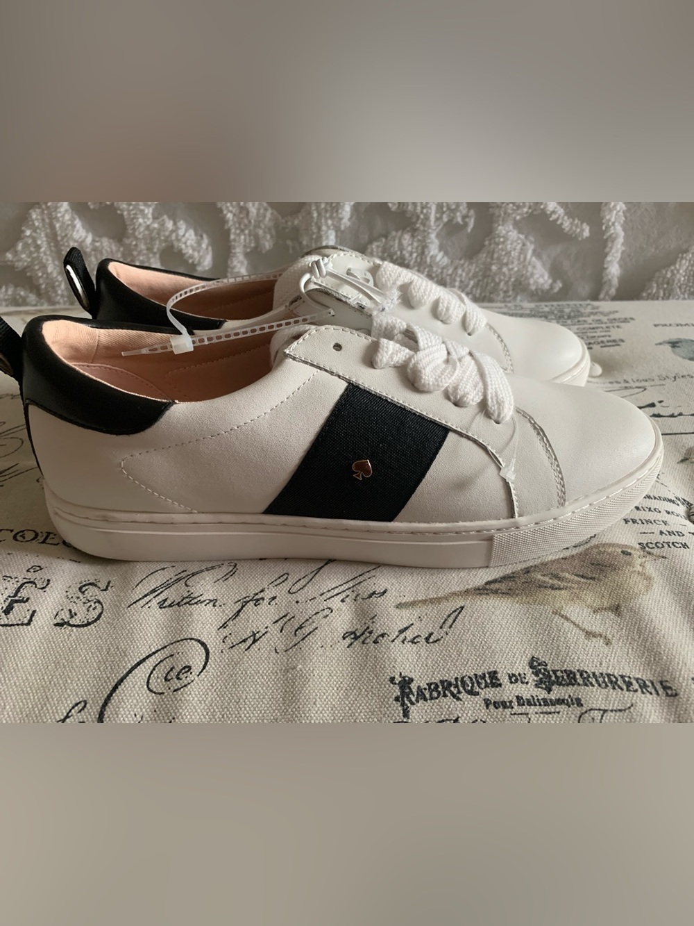 NWT Kate Spade ♠️ Sneakers: White w/Black Side Block & Golden Logo, Size 10